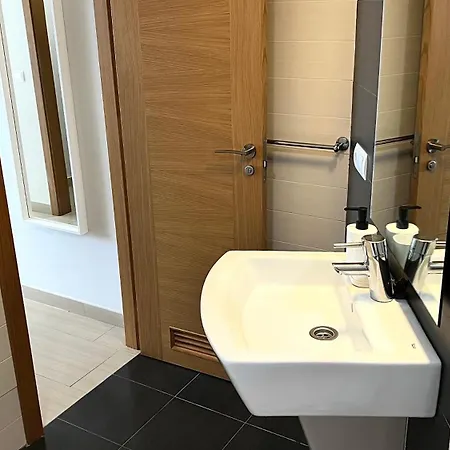 דירה Ocean View Two Bedroom *