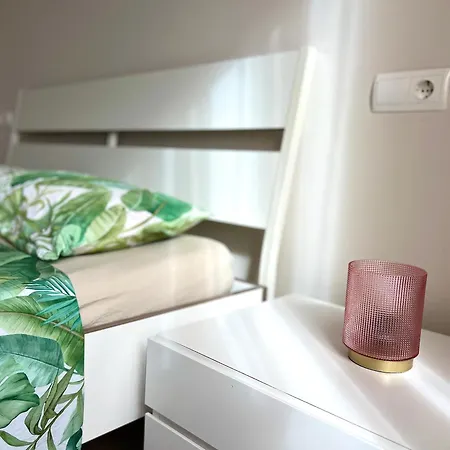 Ocean View Two Bedroom דירה *